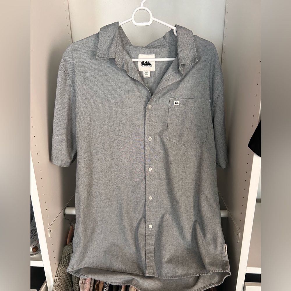 Quiksilver Men's Casual Gray Button Down Shirt